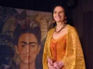 Beate Sarrazin in Hommage an Frida Kahlo.webp